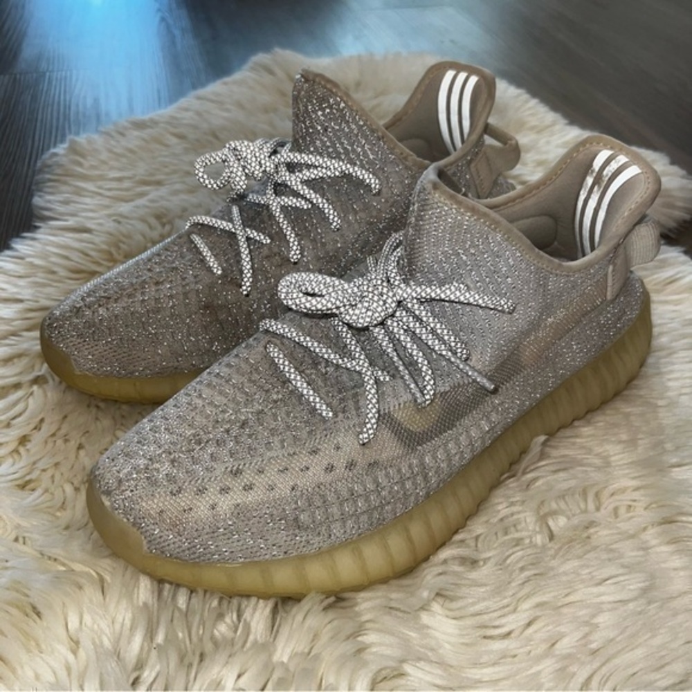 Yeezy Boosts 350 V2